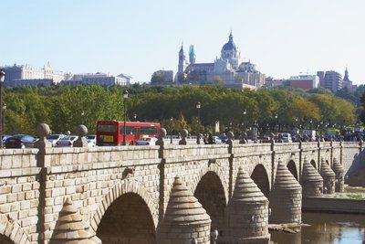Palacio Realin julkisivu, aloitettu vuonna 1738 (yksityiskohta) tekijältä Giovanni Battista Sacchetti